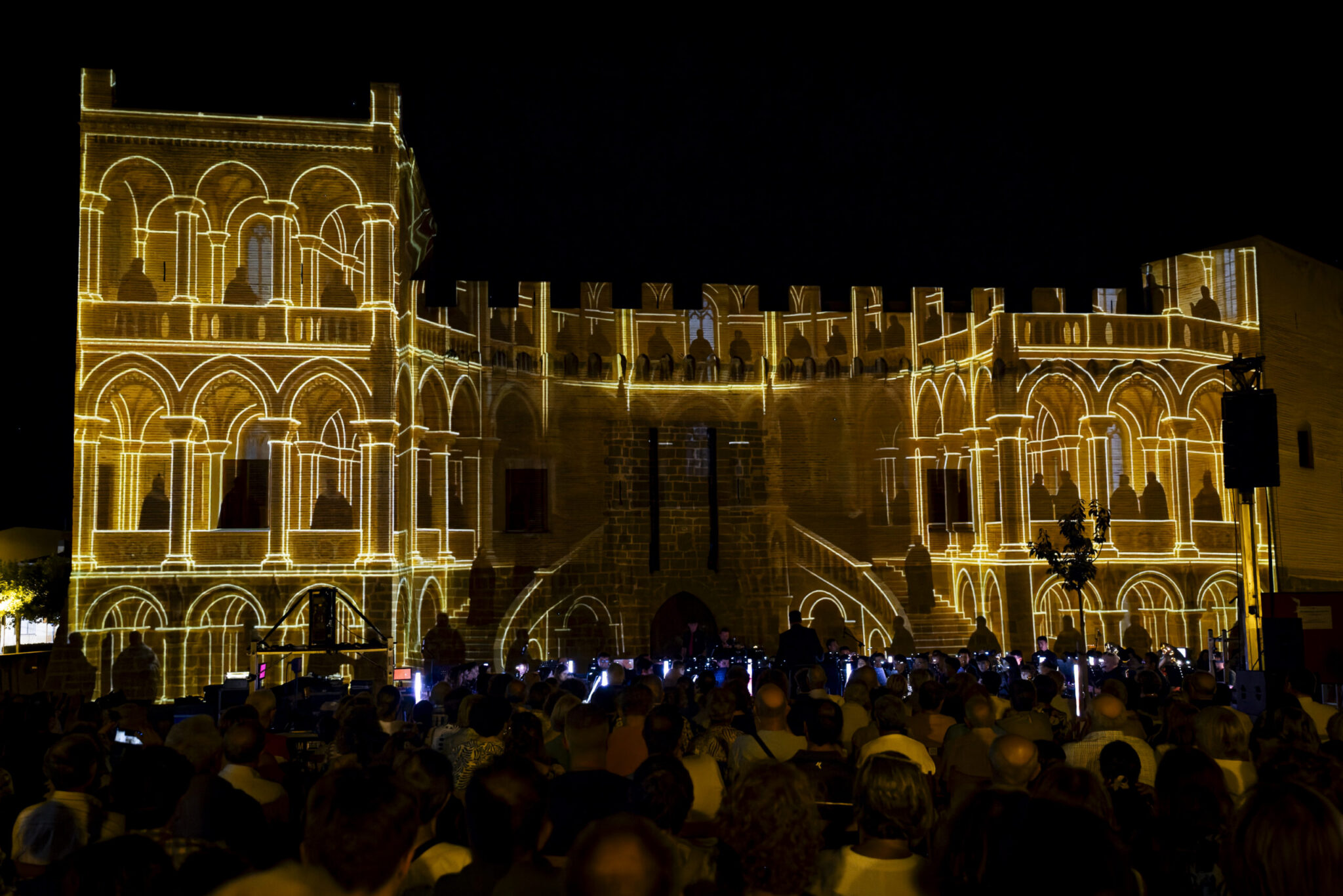 Espectáculo de videomapping Las Luces en la Piedra proyectado sobre el Castillo de Marcilla